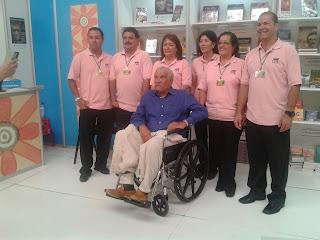 Observaciones sobre la Feria del Libro y el Simposio del Festival de las Flores de la Diápora Observaciones sobre la Feria del Libro y el Simposio del Festival de las Flores de la Diápora