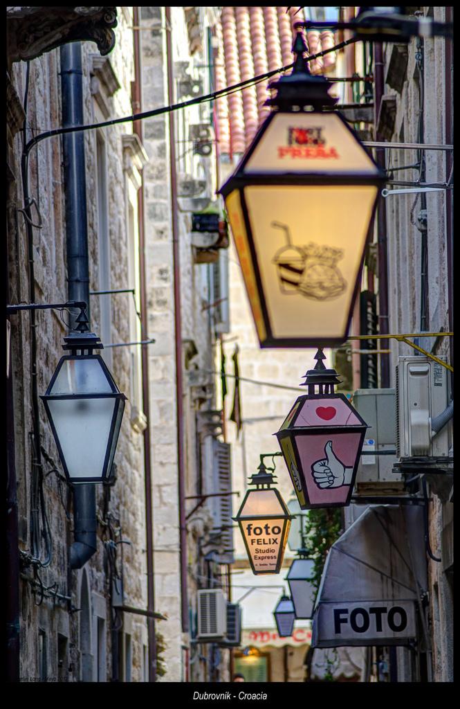 Dubrovnik, ciudad de faroles....