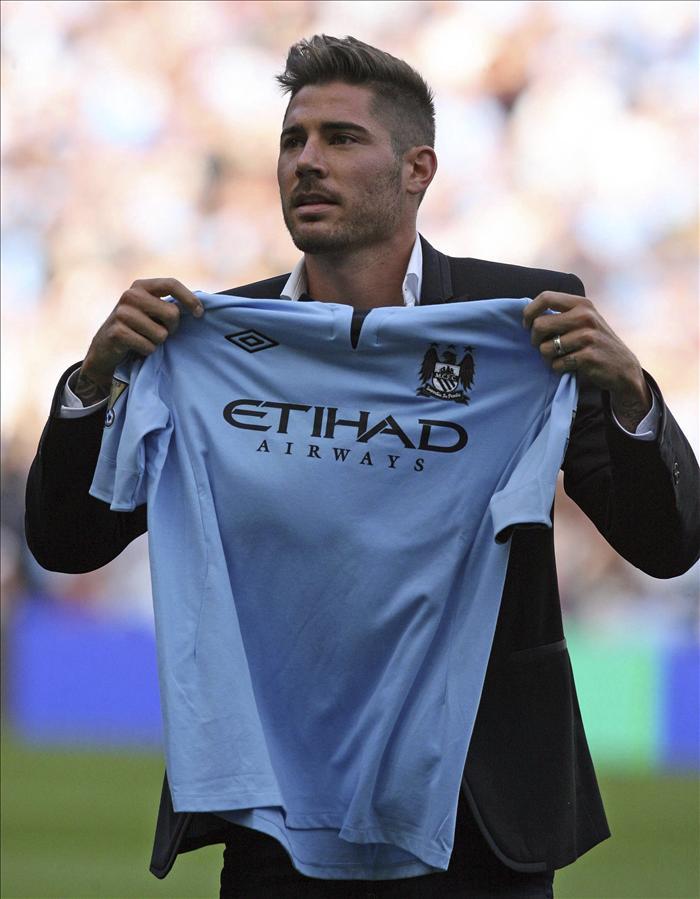 @MCFC el cambio desde el medio @MCFC el cambio desde el medio