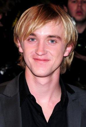 Penélope Wilton y Tom Felton en Belle