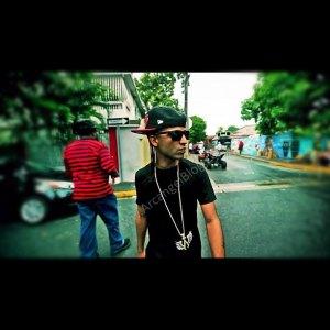 FOTOS – Imagenes de “Rico Para Siempre” – Arcangel