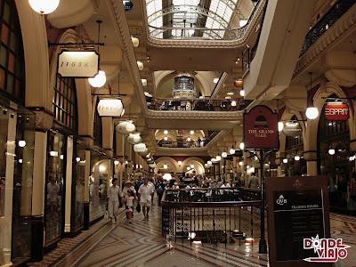 Shopping Queen Victoria, Sydney