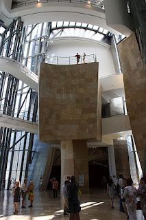 Quince años y modelos de gestión. El Museo Guggenheim de Bilbao Quince años y modelos de gestión. El Museo Guggenheim de Bilbao