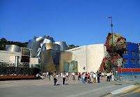 Quince años y modelos de gestión. El Museo Guggenheim de Bilbao Quince años y modelos de gestión. El Museo Guggenheim de Bilbao