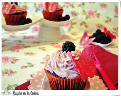 Cupcakes de Chocolate y Moras Silvestres
