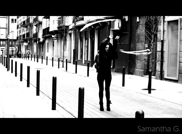la misteriosa chica de negro II: ¿se dejará ver la cara? la misteriosa chica de negro II: ¿se dejará ver la cara?