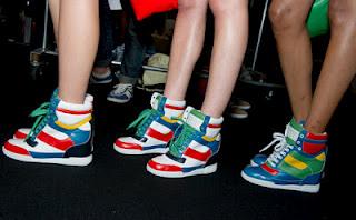 SNEAKERS CON CUÑA! UN MUST PARA ESTE OTOÑO? SNEAKERS CON CUÑA! UN MUST PARA ESTE OTOÑO?