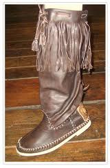 Y CON ESTE CALOR BOTAS???? Y CON ESTE CALOR BOTAS????