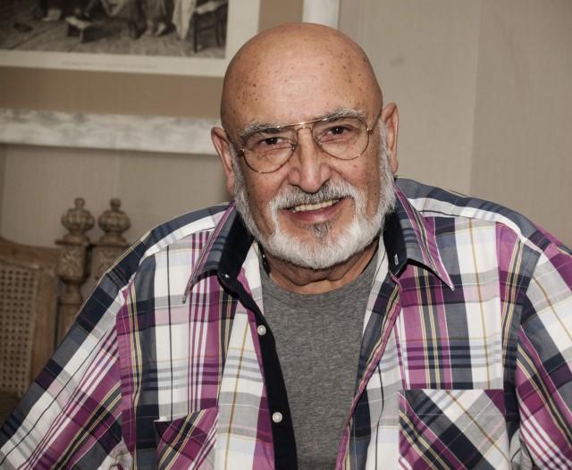 OLYMPUS DIGITAL CAMERA Conversando con Peret