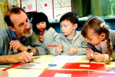 CINEFÓRUM DE SOBREMESA (porque el cine nos alimenta...)Hoy: Cuatro acercamientos del cine francés al aula ,('La piel dura', 'Hoy empieza todo', 'Ser y tener', 'La clase' ) CINEFÓRUM DE SOBREMESA (porque el cine nos alimenta...)Hoy: Cuatro acercamientos del cine francés al aula ,('La piel dura', 'Hoy empieza todo', 'Ser y tener', 'La clase' )