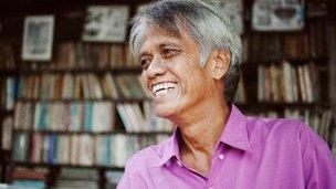 El hombre que convirtió su casa en una biblioteca pública El hombre que convirtió su casa en una biblioteca pública