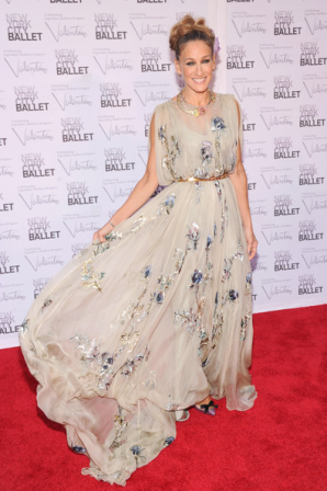 Sarah Jessica Parker, Karolina Kurkova y Anne Hathaway, de Valentino Alta Costura en el Ballet de NYC