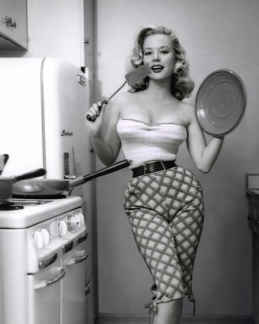 Pin-up de la Semana: Betty Brosmer Pin-up de la Semana: Betty Brosmer