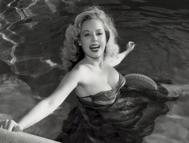 Pin-up de la Semana: Betty Brosmer Pin-up de la Semana: Betty Brosmer