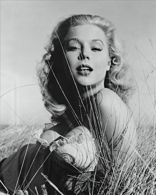 Pin-up de la Semana: Betty Brosmer Pin-up de la Semana: Betty Brosmer