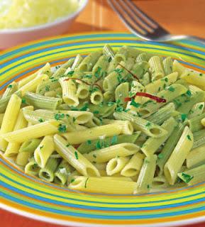 Macarrones con ajo y huevo Macarrones con ajo y huevo