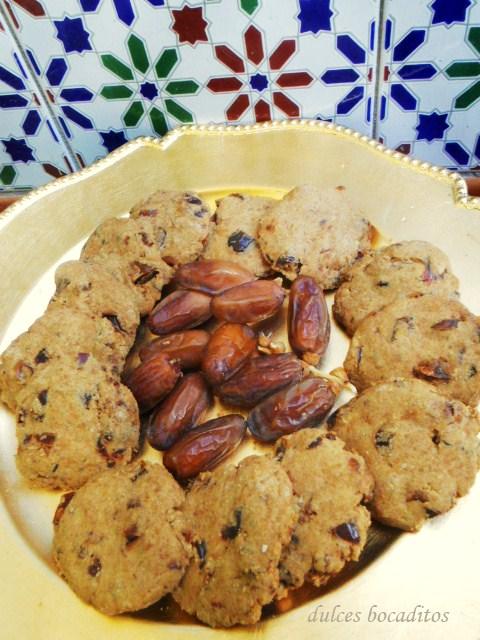 GALLETAS DE DÁTILES Y MIEL  AL AROMA DE CANELA