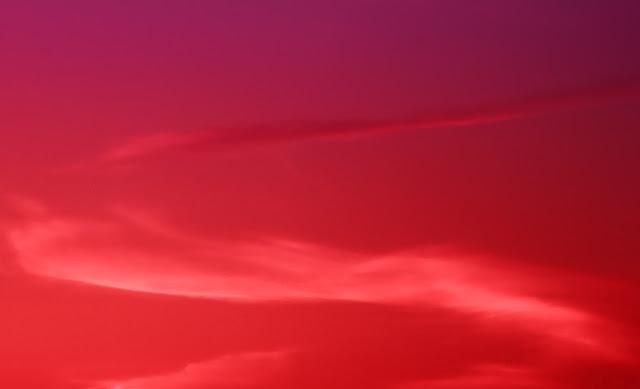 Y Hoy, De Que Color Es El Cielo? Y Hoy, De Que Color Es El Cielo?