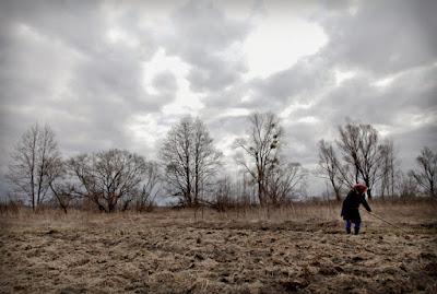 Una pareja de ancianos resiste en Redkovka, pueblo abandonado