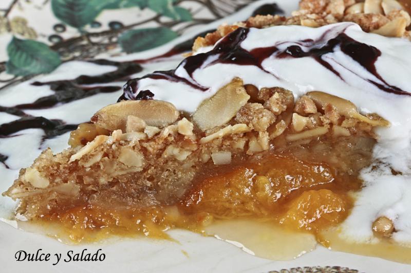 CRUMBLE DE CIRUELAS, ALMENDRAS Y PIÑONES