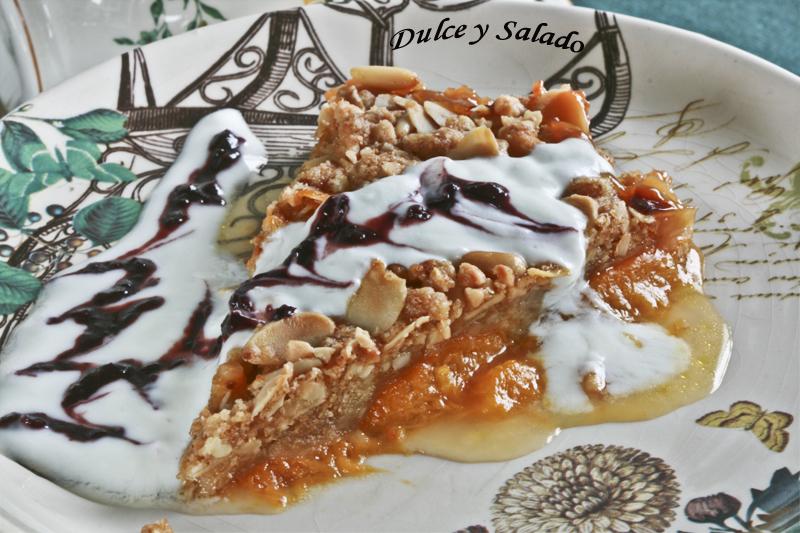 CRUMBLE DE CIRUELAS, ALMENDRAS Y PIÑONES