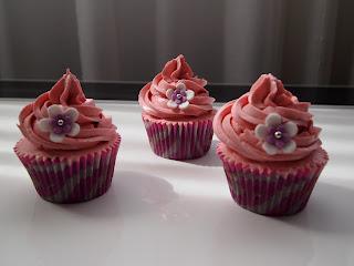 Cupcakes de chocoframbuesa!!!Para mi es fundamental que u... Cupcakes de chocoframbuesa!!!Para mi es fundamental que u...