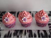 Cupcakes de chocoframbuesa!!!Para mi es fundamental que u... Cupcakes de chocoframbuesa!!!Para mi es fundamental que u...