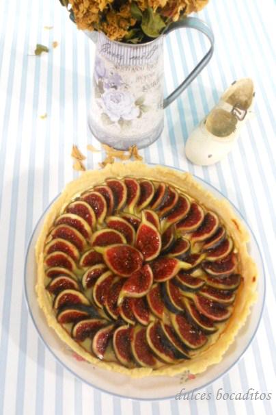 TARTA DE HIGOS CON REQUESÓN Y MIEL TARTA DE HIGOS CON REQUESÓN Y MIEL