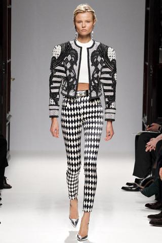 balmain_pasarela_491902154_320x480 París en blanco y negro