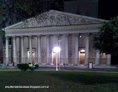 Edificio con luz artificial Catedral en la Ciudad de Buenos Aires