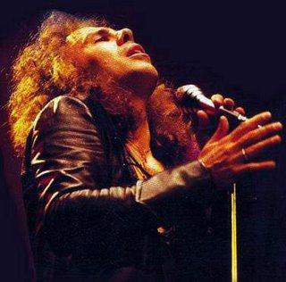 RONNIE JAMES DIO: Un Arco Iris en la Oscuridad RONNIE JAMES DIO: Un Arco Iris en la Oscuridad