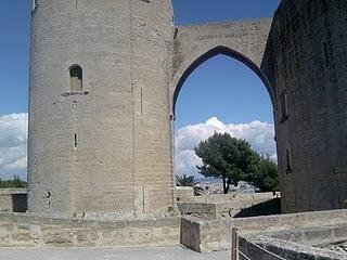 Aullidos desde el castillo Aullidos desde el castillo