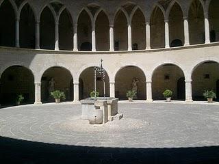 Aullidos desde el castillo Aullidos desde el castillo