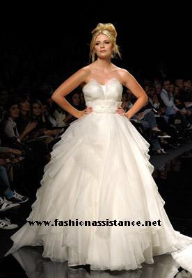 Mischa Barton, estrella del desfile de Rosa Clará en Barcelona. Mischa Barton, estrella del desfile de Rosa Clará en Barcelona.