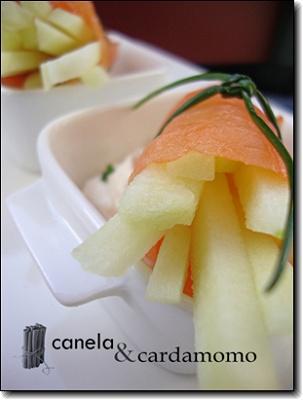 Frame_DSC01691 Sticks de Manzana envueltos en Salmón