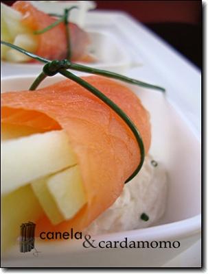 Frame_DSC01718 Sticks de Manzana envueltos en Salmón