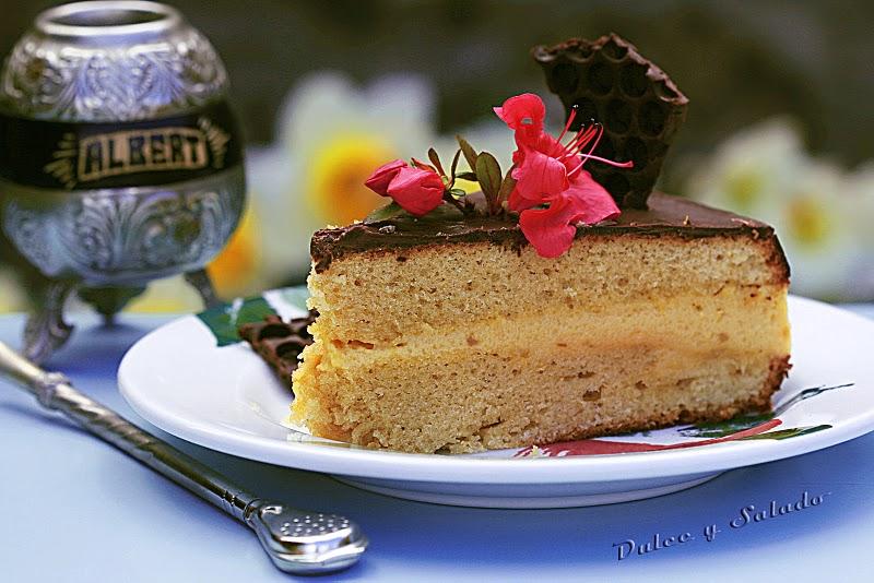 TARTA CON MOUSSE DE NARANJA