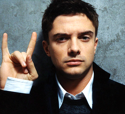 topher grace A Many Splintered Thing suma nuevas caras