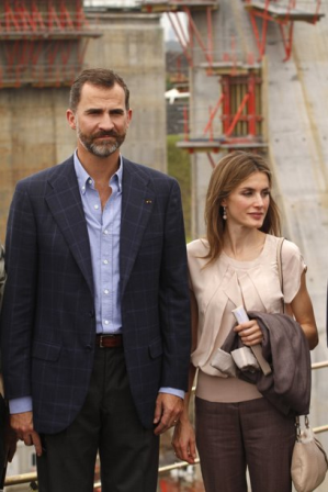 El look de Dña. Letizia en su visita al Canal de Panamá El look de Dña. Letizia en su visita al Canal de Panamá