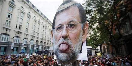 Rajoy no cuenta, como afirma, con el apoyo de la mayoría, sino con el rechazo masivo de los españoles