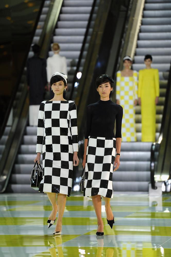 NEWS: LOUIS VUITTON y el desfile más original de PARIS! NEWS: LOUIS VUITTON y el desfile más original de PARIS!