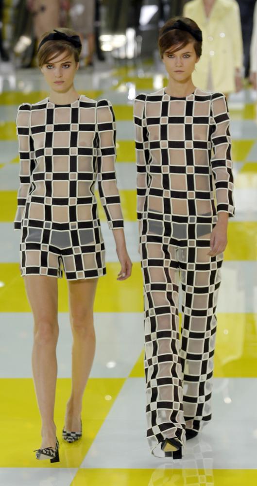 NEWS: LOUIS VUITTON y el desfile más original de PARIS! NEWS: LOUIS VUITTON y el desfile más original de PARIS!