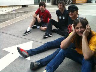 Redd Kross - Meet Frankestein (2012) Redd Kross - Meet Frankestein (2012)