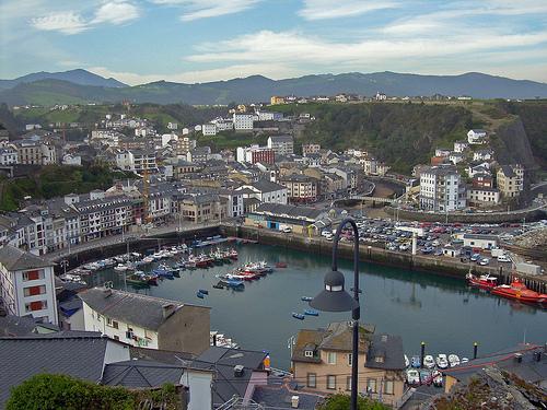 Vista del puerto de Luarca