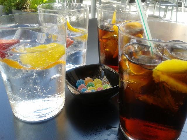 UN BRUNCH EN LA TERRAZA UN BRUNCH EN LA TERRAZA