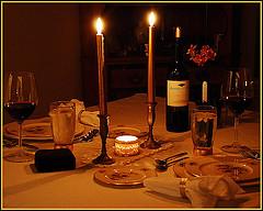 Organizar una cena romántica