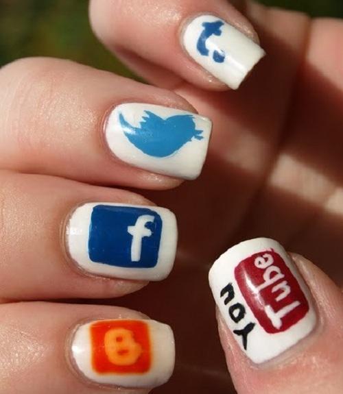 5_social_media_nails Lo Más Geek del Arte de las Uñas