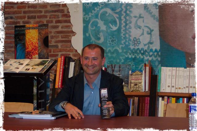 Tierra de sueños, un libro de J. Nava Tierra de sueños, un libro de J. Nava