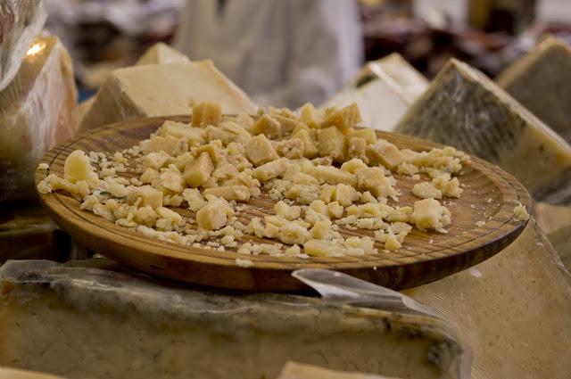 Gastronomía y artesanía en plaza Bib Rambla, Granada