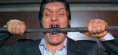 Especial Películas de James Bond: 2ª Parte: Roger Moore, el Bond Satírico... Especial Películas de James Bond: 2ª Parte: Roger Moore, el Bond Satírico...